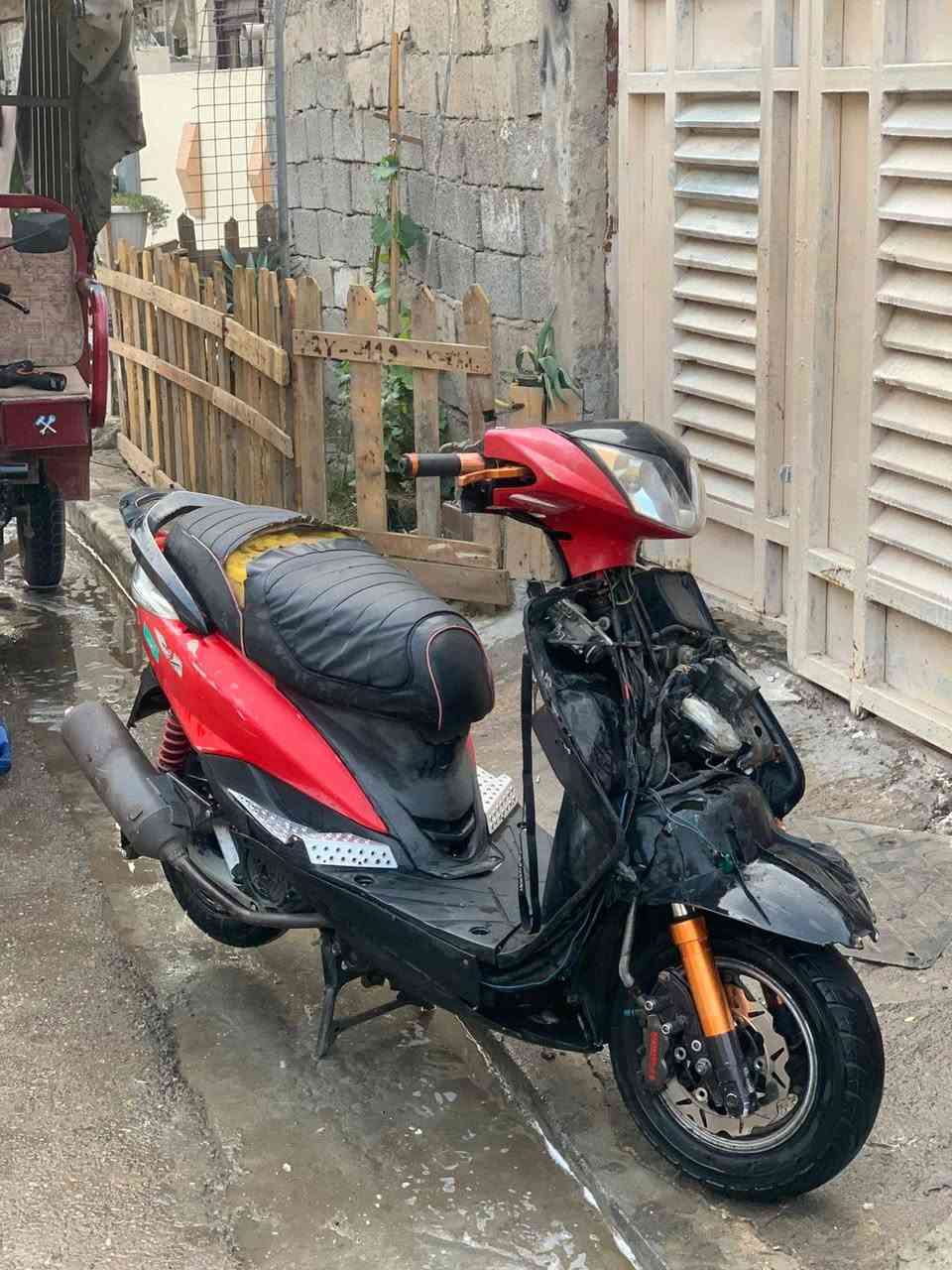 سلام عليكم دراجه ثعلب GTR2007تعديلات الدراجه هنه الغراض مالتها كلجات و يدات ويدات بريك رياضي  وصالنصه صجميه وصدر رياضي ودبلات خلفيه بلادي و الدراجه مكفوله من سرعه وشلعه ومعدل و الدراجه مبرمجه من صوت وفصله نار زركه و البجم مالتها ما بيه شي بس الحيه مكسوره والدراجه تريد جناي الها و واشتريت كلج خلفي رياضي وتخم تاير جديد والدراجه كفراتها مختومه بلادي والسعر 650وبيها مجال ومكاني الدوره  والتواصل على هذا الرقم واتس ***********
