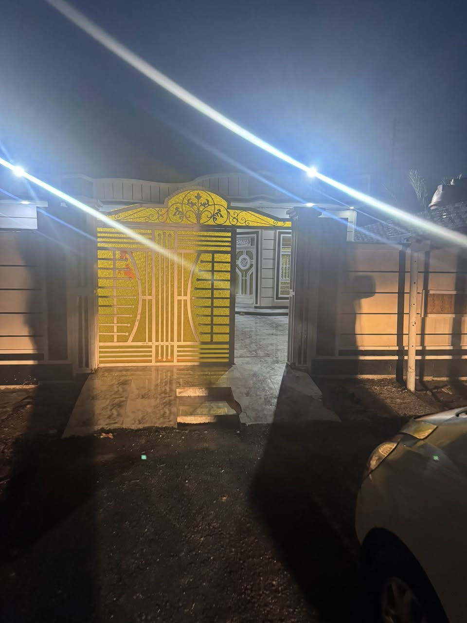 بيوت للبيع عدد ثلاثة مع ارض زراعية مع بستان نخل عقد ١١٧ باسمي قضاء الميمونه منطقة العشرات الخدمات ماء وكهرباء وتبليط للاستفسار الاتصال على الرقم ***********
