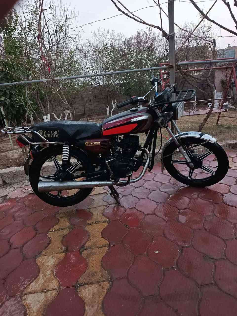 سلام عليكم دراجة البيع جني 5كير محرك ناعم مجفت جديد نشاط فول نكرسلف كهربائيات شغاله تأيرات  جديد مكان بيجي سعر 280بهامجال شراي ويرهم مراوس تصال ***********
