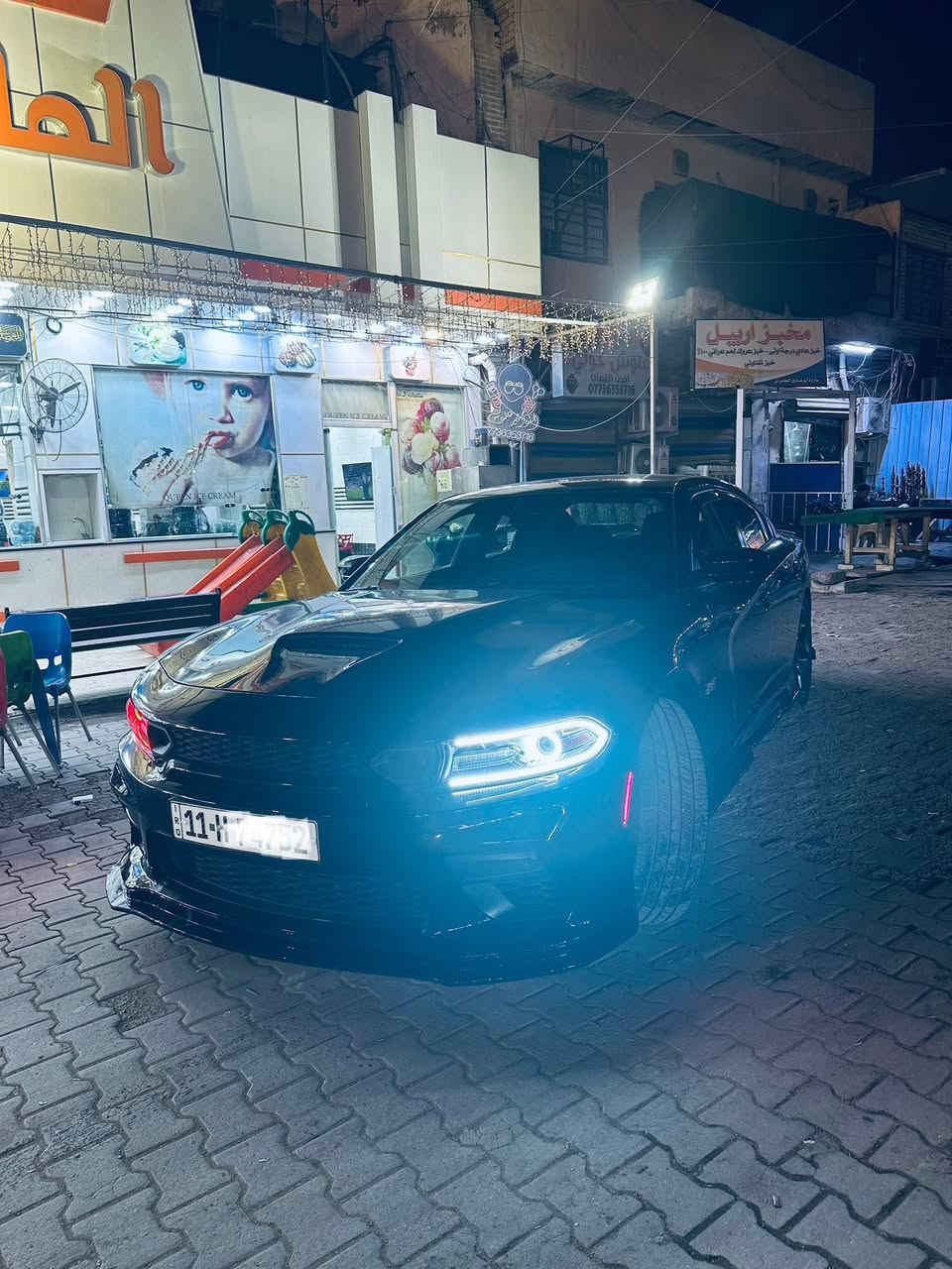 السلام عليكم  جارجر RT موديل 2017داخله كلين هنا بل عراق بيه قطعتين صبغ جاملغ ايسر امامي وباف خلف السائق صبغ بدون فتح ولا تبديل ولا ايرباك ولا دواخل 
مواصفات ال ارتي معروفه 
اضافه اكزوز دبات سود  بيهن بوابه لا مرور ولا دوخه فصله مفتوحه اضافه طلقات 
سعر 185وبيه مجال للطيبين 
***********
