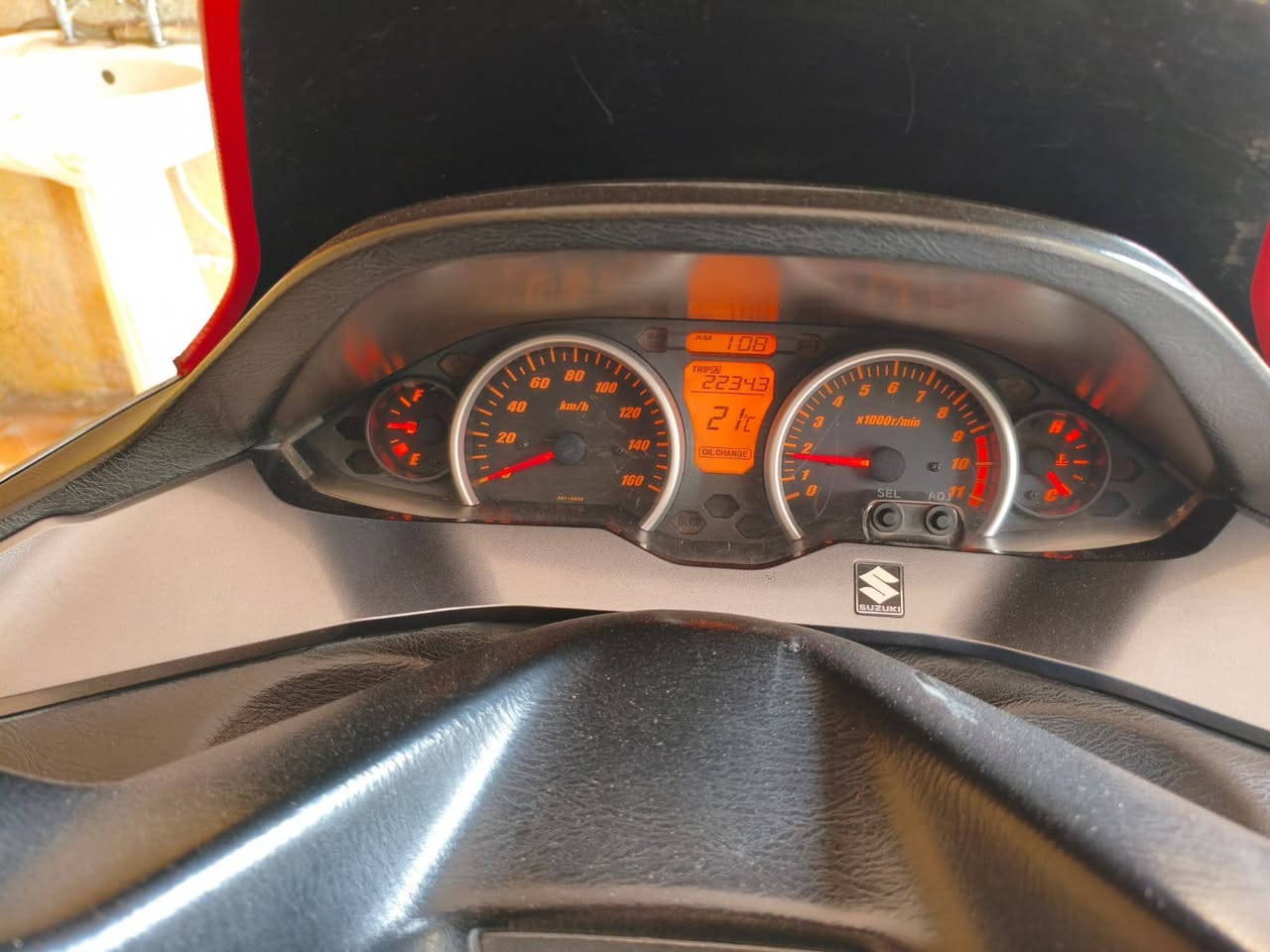 السلام دراجه اسكاي وايف ربع برجمان فحل
2012
لاتي زنون
يدات هبتر
ضوء دشبول احمر
محرك ممفتح ناعم
كهربائيات كله شغاله 
استان حساس 
ماشيه 223
عنوان كوت 
للتصال ***********
