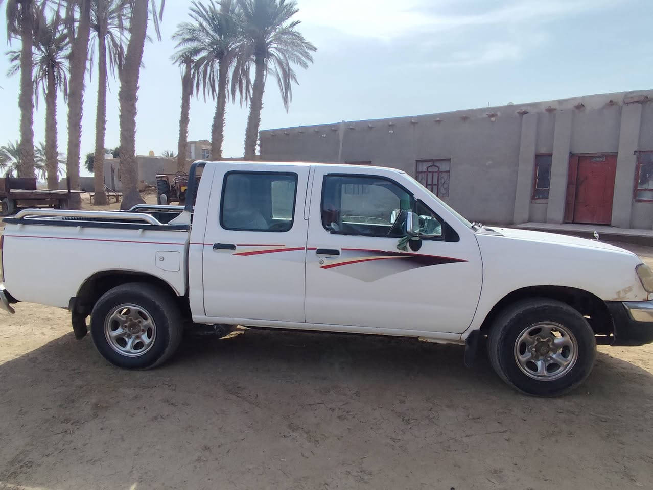 اسلام عليكم سيارة نيسان موديل 2003 سيارة جاهزة مكينة وكير وحدادية مكفولات كهربائيات كلهة شقاله سيارة مال جناي بيهة رشات صبق قليل سيارة جاهزة  مداور ثاني يوم راعيهة يريد مداور  رقمه. بصره السعر 67 وبيهة مجال المكان الناصرية سيد دخيل الهاتف ***********
