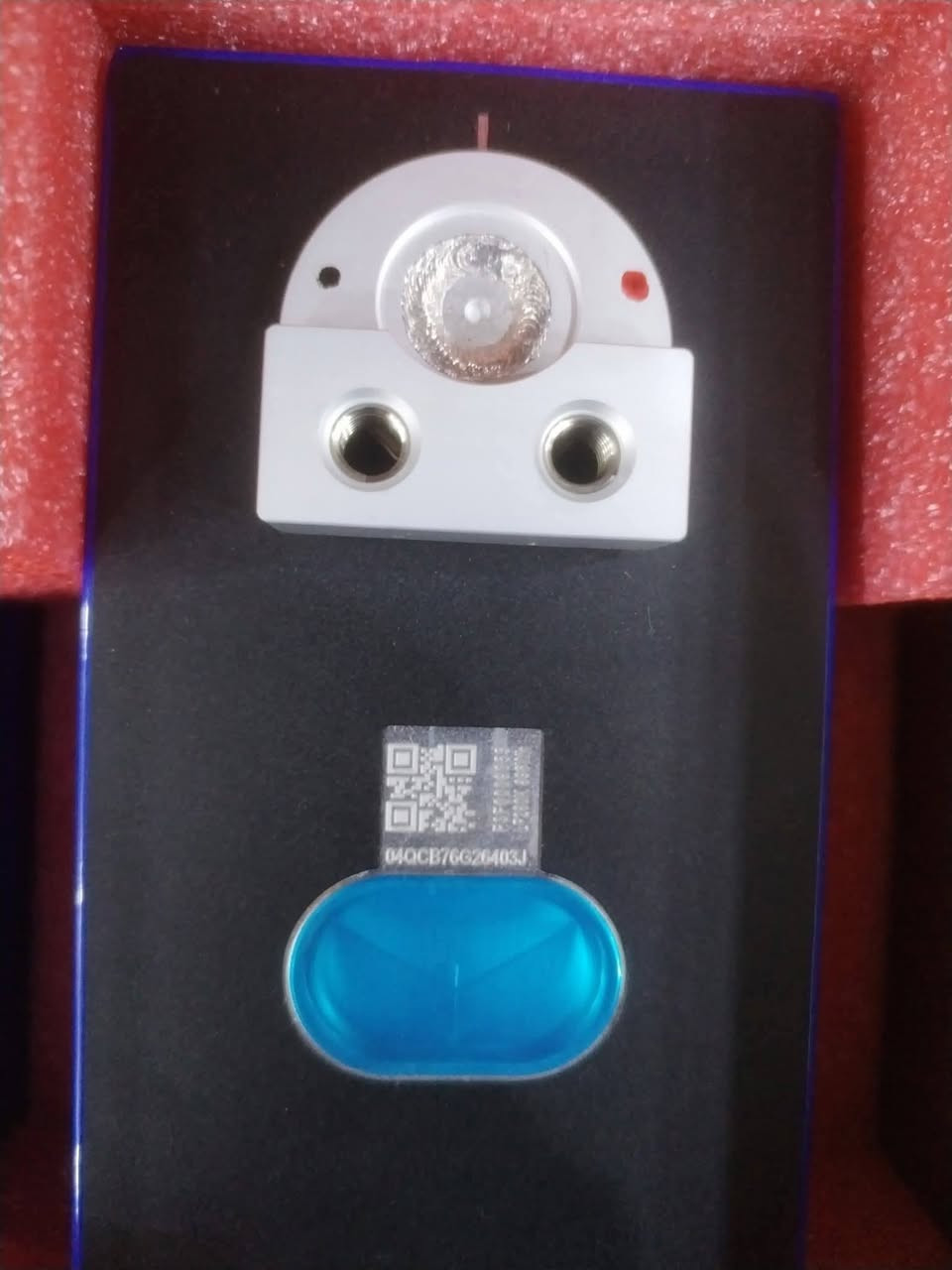 توصيل مجاني لكل العراق

بطارية EVE Power LF280K هي خلية ليثيوم حديد فوسفات (LiFePO4) تُستخدم في تطبيقات الطاقة العالية مثل أنظمة الطاقة الشمسية، السيارات الكهربائية، أنظمة تخزين الطاقة (ESS)، والمركبات الثقيلة.
مواصفات بطارية EVE LF280K:

النوع: خلية ليثيوم حديد فوسفات (LiFePO4)

السعة : 280 أمبير-ساعة (Ah)

الجهد : 3.2 فولت

جهد الشحن الأقصى: 3.65 فولت

جهد التفريغ الأدنى: 2.5 فولت

القدرة: حوالي 896 واط-ساعة (Wh)

الوزن: تقريبًا 5.3 كجم

الأبعاد: تقريبًا 72 × 174 × 207 ملم

عدد دورات الشحن: أكثر من  دورة 8000 (عند التفريغ بنسبة 80%)

درجة حرارة التشغيل:

الشحن: من 0 إلى 55 درجة مئوية
التفريغ: من -30 إلى 60 درجة مئوية

مميزات بطارية LF280K:

عمر طويل جدًا (أكثر من 10 سنوات) 

أمان عالي: تقنية LiFePO4 أكثر أمانًا من ليثيوم-أيون التقليدية

كفاءة عالية في الشحن والتفريغ

مناسبة لتخزين الطاقة الشمسية وأنظمة UPS
مقاومة داخلية منخفضة
تحمل تيارات عالية

استخداماتها الشائعة:

أنظمة الطاقة الشمسية المنزلية والصناعية
السيارات الكهربائية EV
محطات تخزين الطاقة
عربات النقل والحافلات
أنظمة التخييم والطاقة المحمولة

السعر :- ٩٥٠٠٠ الف دينار عراقي

للطلب والاستفسار يرجى مراسلة الصفحة او الواتساب على الرقم ***********.
يوجد لدينا توصيل داخل كركوك و جميع محافظات العراق.
#cable #ardunic #engineer #arduino #battery #module #Solar
#Module #Electrical #Electronics #Solarcell
