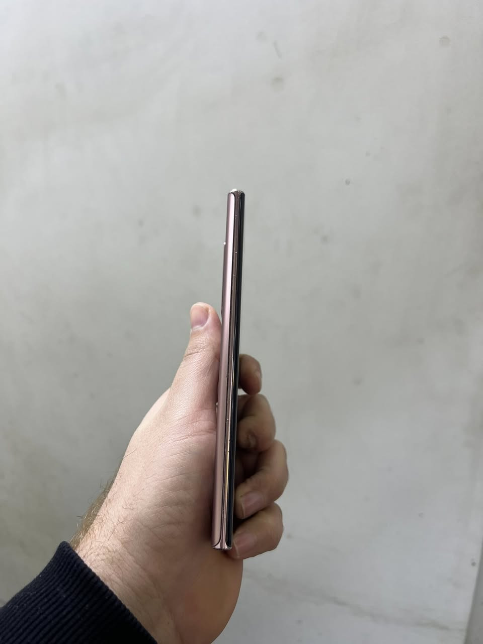 سلام عليكم نوت 20 الترا ذاكره 256/12 جهاز مبدل بطاريه او بي فطر بل جامه مال كامره بس مابين ولا ماثر عليه سعره 225 اتصال ‭0772 926 6986
