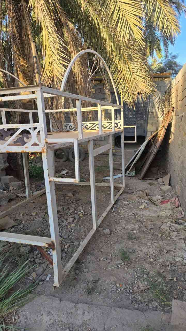 محجر للبيع السعر 450وبيه مجال 
محجر كلش قوي حديد الثقيل يرهم على كل سياره كيه

مكاني ناصريه قضاء الاصلاح ***********
