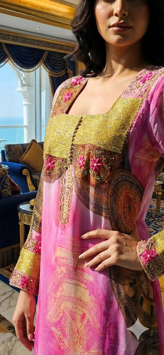 Emirati Mukhawar Dresses handmade in the UAE using the finest Italian silk and Egyptian cotton
To order DM or WhatsApp *********** بغداد, العراق
