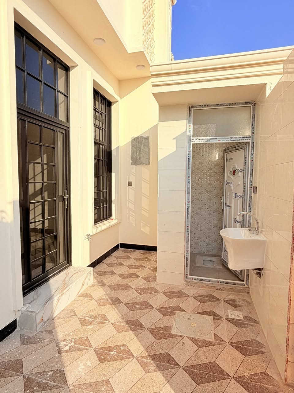 🏠🏠🏠🏠🏠🏠🏠🏠🏠🏠🏠 
بسم الله الرحمن الرحيم 
العنوان الانبارفلوجه 
للبيع دار حديث في حي المأمون خلف مجمع البرديني بناء 2026 مشتمل طابق واحد فول ملكي بناء درجه أولى بناء طابوق فول سيراميك وأرضيه بورسلين 14ملم نضام سبالت تقطير نضام مجاري خطين درجه أولى نظام ماء 4خطوط ابو الانج نضام بوستر صاعد نازل تانكي كبير سعة 2000 لتر سخان اصلي يتحمل ضغط بوستر موسس نضام كامرات كرسته حديد ثقيل جنل أبواب صحيات بي في سي ابواب داخليه تركي قاصه يتكون الدار من كراج وصحيات خارجيه واستقبال ومطبخ وصاله ومناور عدد 2وحمام وتواليت غربي وغرفة نوم واحده وبيتونه 
🌴1️⃣التسلسل📠/159
🌴2️⃣مساحه🏚️/125m
🌴3️⃣الواجهه🏫/6.25m
🌴4️⃣النزال⛺/20m
🌴5️⃣الشارع🛣️/10mنافذ ع شارع 40 
🌴6️⃣المرقم/19719
🌴7️⃣اقرب نقطه داله /منطقة ال 19 خلف مجمع البرديني 
🌴8️⃣خدمات🏞️/ ماء وكهرباء 
🌴9️⃣السعر/82مليون وبيه مجال 
🌴🔟 
📜نوع الملك / طابو ملك صرف 

 🌴🌴🌴ادارة مكتب دار الايمان للعقار 🌴🌴🌴

⚫للاستفسار📞📞 
☎وسام العيساوي 
***********(الواتساب)📞
***********📞  

     🌴لا نتعامل على المصرف العقاري🌴
_______________________________________
1️⃣●اسعار 💵العقارات المعلنة في مكتبنا تُحدد من قبل البائع 💸صاحب العقار وليس المكتب والسعر قابل للتفاوض بين البائع والمشتري📜 

2️⃣●⌛نتميز بعدم رفع سعر العقار من قبلنا ونجمع البائع🌴والمشتري وجهاً لوجه لغرض الاتفاق📝  على السعر النهائي 👍 

3️⃣●🌴قضاء الفلوجه/حي الشهداء شارع ستين 60 قرب نادي الصمود Fallujah, Iraq اذا عندك عقار تريد تعرضه للبيع او تريد تشتري عقار 

4️⃣🌴فقط ارسال المعلومات  على الواتساب او الاتصال على هواتف المكتب .. 

☎️نستقبل هواتفكم على الارقام التاليه 

☎️ابو عبدالله العيساوي 
*********** (الواتساب) 
***********
☎️***********
@أبرز المعجبين
