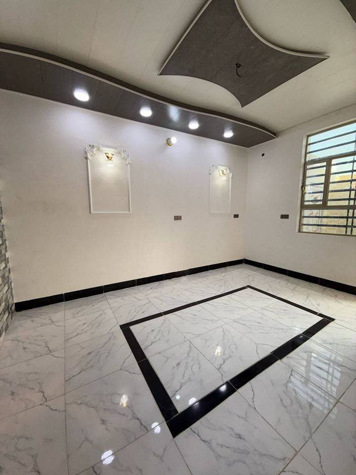 سلام بسعر 35مليون وبيه مجال 🙋‍♂️100متر شغل جناي 
#يعلن_مكتب_لاخوين_مقابل_قرية_لغدير_عمود291_مباشر

#بيت_100متر_مربعه  
#_قريبه_عله_شارع_لعام_ 

#بيت_طابو_زراعي_سند25

#سعر_35مليون_وبيه_مجال  

بناء حديث
غير مسكون
بناء ممتاز جدا 

 عنوان لبيت النجف 
#مقابل_ملحق_قرية_الغدير_مباشر 
يحتوي لبيت على+ غرفه1 +صاله +ستغبال +مطبخ +صحيات بلداخل +وصحيات بلخارج 

***********وتساب النجف, العراق
