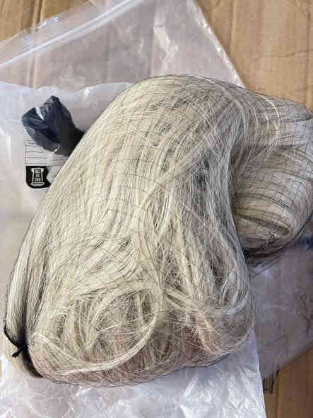 شعر طبيعي كلش حلوو والملمس حرير كامل ويا ملحقاته وطويل 
ب30 فقط مع التوصيل لجميع محافظات العراق 
***********
