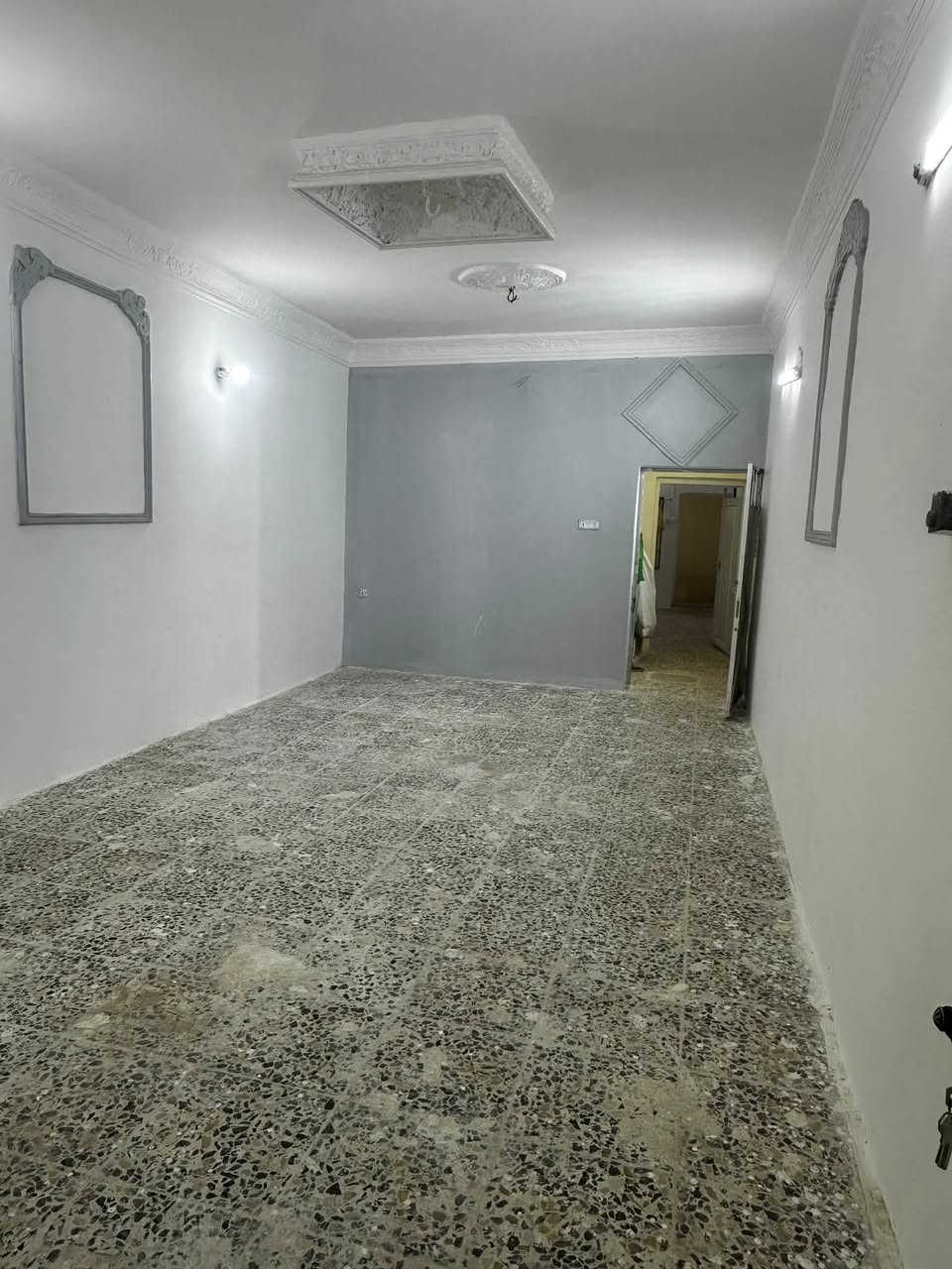 نصف قطعة للبيع في قطاع ٢٩ قرب سوق مريدي 

الطابق الاول /صالة/ واستقبال /ومطبخ /وصحيات 
الطابغ الثاني /غرفتين 

الاستفسار  ***********
