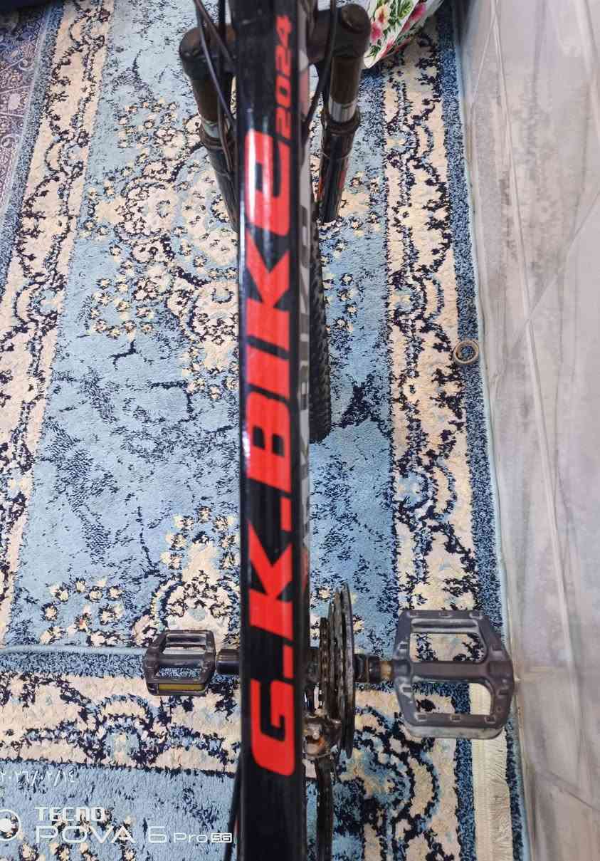 السلام عليكم.  دراجه هوائيه حجم 27 موديل 2024 نظيفه جدا هذه بعض المواصفات دبلات امامي + ابريك دسك +عقرب امامي 3وخلفي 7 +وبعد بيه مواصفات ماعرف اله شوفت عينك. السعر 70وبي مجال عنواني حي اور تلفوني ***********
