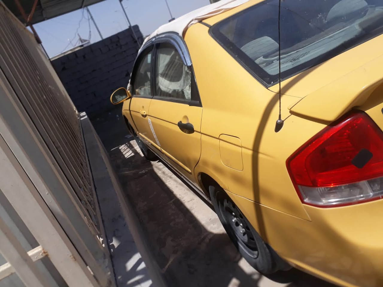 سبكترا ٢٠٠٩ رقم بغداد انگليزي باسمي
السياره محرك كير صدر تبريد
جاهزه من كلشي 
مصفره هيئة وغرامات
جديده السياره 
سعرهة ٨٥وبيهة مجال 
للاستفسار ***********
مكاني ديالى بعقوبة الشريف
