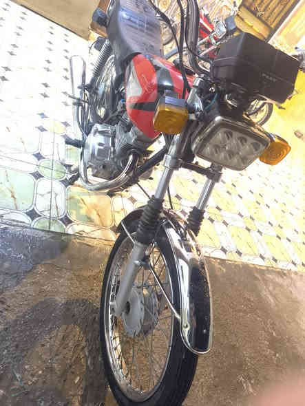 دراجه للبيع نامه ادوات مكفوله من سرقه مبدل بستم بيها كهربايات شغاله سعرها 550 مجال قليل مكاني سفوان ***********
