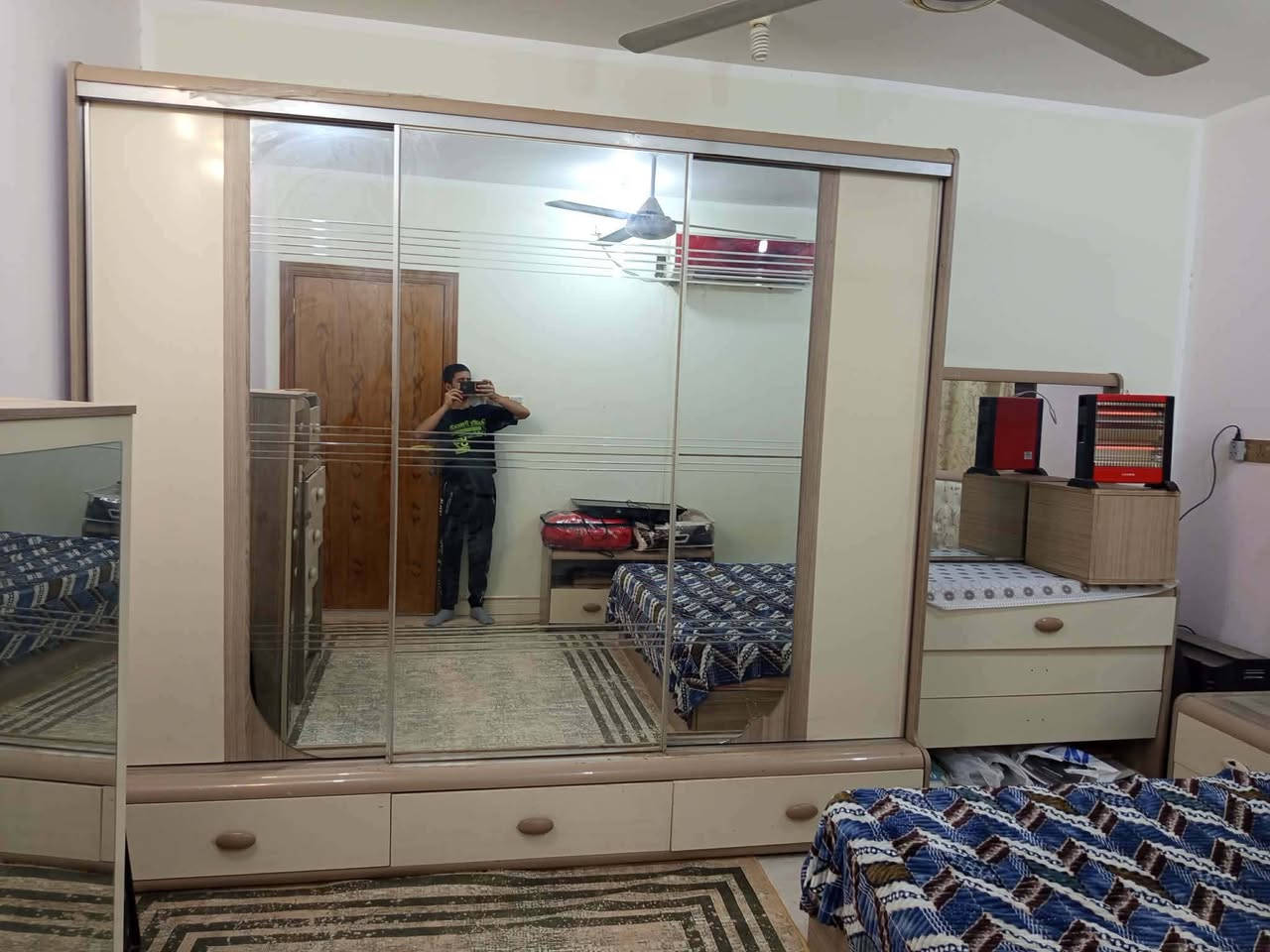 السلام عليكم.
غرفه تركي للبيع 

375بيه مجال  مستعجله عليه


**إذا كنت صاحب هذا الإعلان وتريد حذفه لأي سبب، رجاءا أرسل رسالة إلى الدعم الفني**