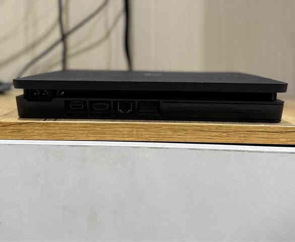 السلام عليكم من رخصه الادمن 
بلي 4 سلم اوربي لوك ستيكر مهكر نضام 11 قرص 
الهارد 500 السعر 285 الف قفل 
للاستفسار *********** بغداد بغداد
