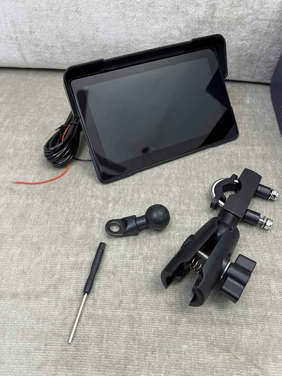 شاشة دراجة 7 انج كامل ملحقات شغالة ضد المي والحرارة تشغيل وصل حار بارد 12 فولت من جوزة الدراجة وهاهية توصيل اكو ستفسار خاص


**إذا كنت صاحب هذا الإعلان وتريد حذفه لأي سبب، رجاءا أرسل رسالة إلى الدعم الفني**