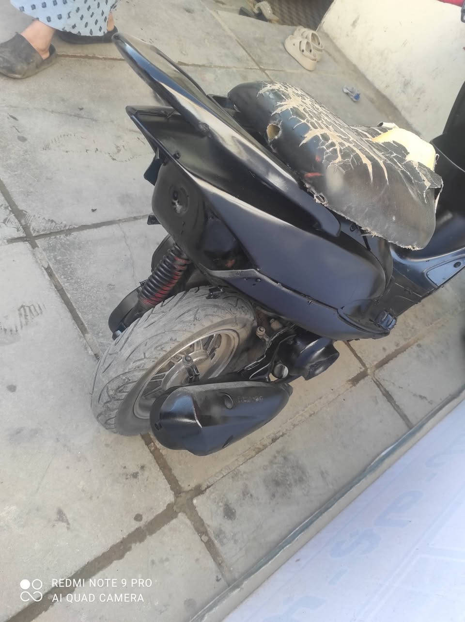 دراجه ماكس مصبوغه اسود السعر 350 وبيها مجال محافظه ديوانيه قرب فلكه علماء ***********
