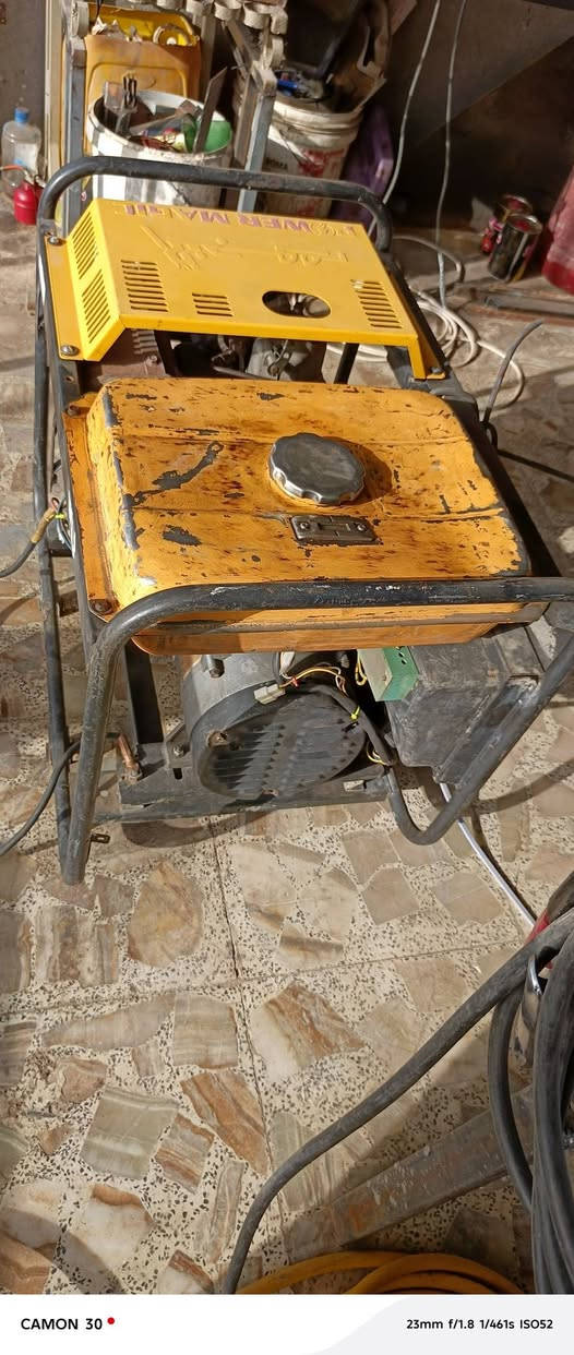للبيع مولد كاز كاما 5 ونص كيفي 22 امبير ملف دبدوب نحاس 4 خطوط ابلادي.. محرك مفتوح اول مرة  شغالة شرط الشغل .. تفحص وتشغل عليه مكينه لحيم لاتعت ولا تتوقف. نقصها باتري  والنوزل يشتغل بس ينطي كاز هواي تختنك منه اله انزل السرع مالته اله تستقر
للبيع مولد كاز كاما 5 ونص كيفي 22 امبير ملف دبدوب نحاس 4 خطوط ابلادي.. محرك مفتوح اول مرة  شغالة شرط الشغل .. تفحص وتشغل عليه مكينه لحيم لاتعت ولا تتوقف. نقصها باتري  والنوزل يشتغل بس ينطي كاز هواي تختنك منه اله انزل السرع مالته اله تستقر 
سعرها 325 وبيه مجال حك الجية. . مكانها نجف ابو صخير
.... ملاحظه التانكي جان عليه كاز وتراب متصلب من حكيته بالكوسرة صار هيج لونه تغير عن المولدة
الاتصال ع الرقم ***********
