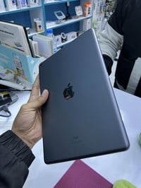 آيباد ٩ • ٦٤ • الحله ثوره