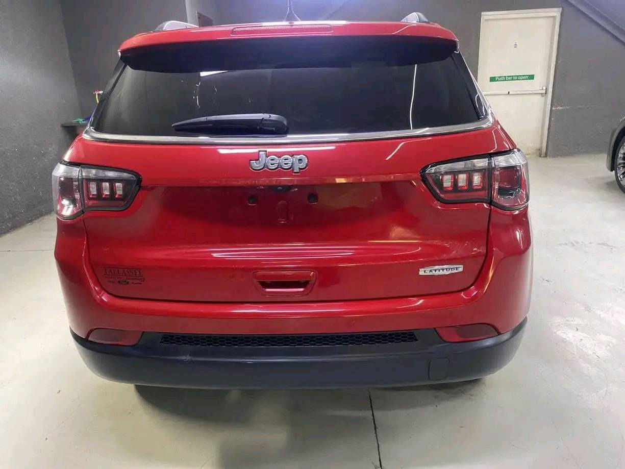 جيب كومباس
السلام عليكم 

جيب كومباس موديل 19 

بصمة 👍

تبريد امامي خلفي 🥶

بانوراما 🚘

مثبت سرعة 💯

تحكم ستيرن 🛞

كشنات جلد💺

سايد بريك بصمة 🦿

كاميرا خلفية 🎥

شاشة كبيرة 📺

مكينة 2400 ✨

و باقي المواصفات معروفة 

ماشية 85 الف 
رقم نجف 
ضربتهاااا جاملغ و بنيد و البنيد ملاون 
 و بيها كم دحجه 
يرباك ستيرن طاك 
السعر 125و بيهاا مجال و تعال شوف و بيك خير و تدلل 

للاستفسار  ***********
