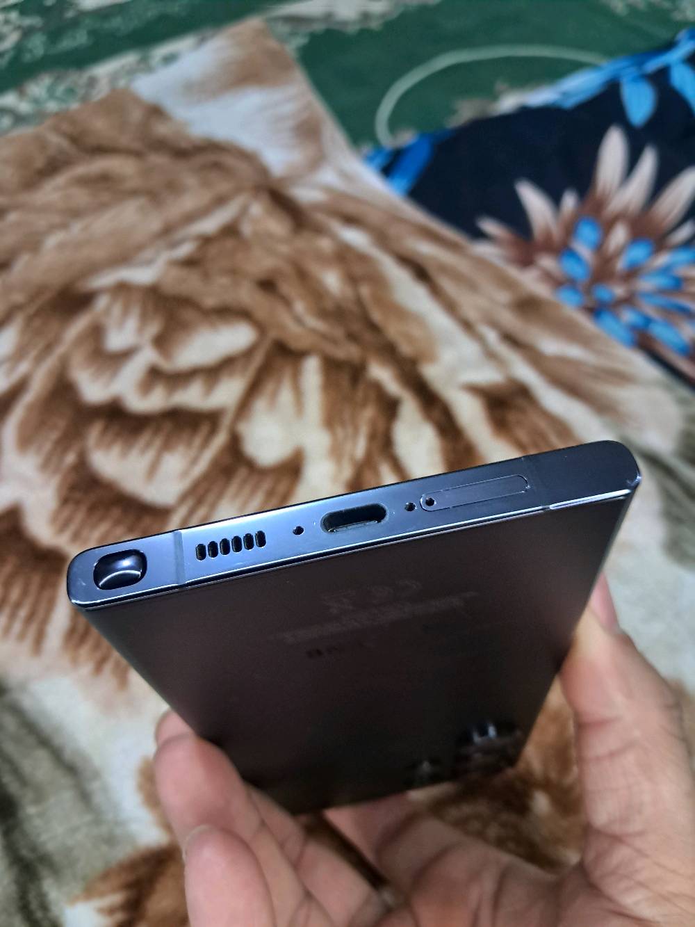 سلام عليكم ..اس 23 الترا شرق اوسط دبل خط✅
 ذاكرة  256 /12 داخلية 12 ✅
كارتون ملحقاتة كاملة ✅
 نضافة 99% موضح بالصورة (الجهاز جان مضموم)✅
محتفظ بي وما متعوب ابدا لعبة منازلة  بي ✅
مكفول كفالة عامة وتربروف ✅
مواصفاتة معروفة ميحتاج اشرح كامرة وبطارية وكذا ..
السعر (750) بي مجال بسيط حك الجية فقط✅

هاتف *********** اتصال او واتساب ✅