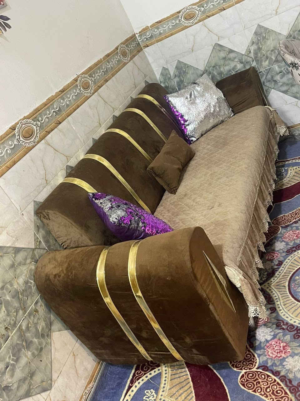 تخم 10 مقاعد عوزه تصليحات بسيطه قفل 125 العنوان أبو عجاج ***********
