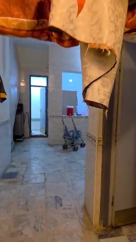 دار للايجار حي الزهراء ١٠٠م شارع ٢٠ يحتوي على ٢غرفة نوم وصاله ومطبخ وصحيات نضيف السعر ٥٠٠للشهر الواحد مقدمة شهرين 
***********
حسين الرماحي
