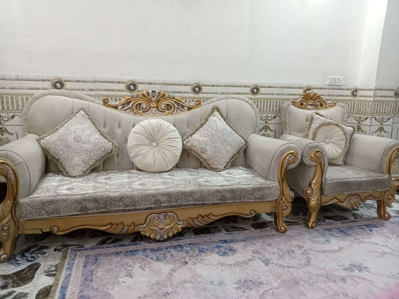 السلام عليكم ورحمة الله
تخم قنفات تركي عشر مقاعد
التاج الذهبي شغل درجه اولى
كربلاء حي الميلاد
***********
السعر ٧٠٠ ألف وبيها مجال قليل حك الجيه
