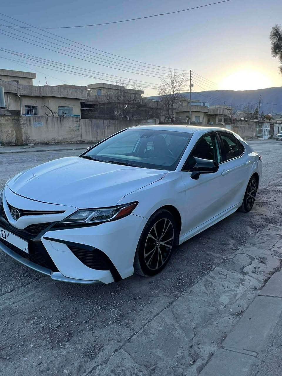 تۆیۆتا کامری 2019 مواسەفات SE
شاشە کامێرا ڕادار و خەتی جادە
کوشن جلد و کوشن کارەبا و ویل کرۆمی رەش
سیستەمی ئیکۆ گێڕ سەر سوکان 
تەنها نیو چەمەلغی دواوە  بۆیاغە بێ ناوگرتن
٤ قۆپی زۆر بچوکی لە تەنیشتەکانی بە pdr چاک کراوە
رەقەم و سەنەوی نوێیە تا 2031
وێنەی رەقەم شاصیم داناوە

هیچ ئێرباگی نەتەقیوە بەشەرت 
گێر و مەکینە تەحویل وەکالەت بەشەرت 
تەنها 80 هەزار مایل رۆشتوە 

ژمارەی خاوەنەکەی 
0750 447 4937 شقلاوة, أربيل
