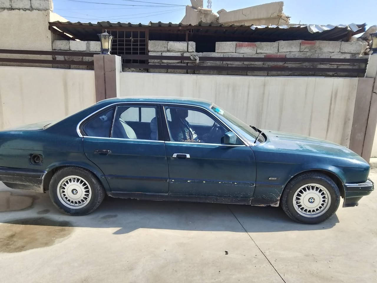 السلام عليكم بي ام 520 سياره قطره صبغ ما بيها قطره معجون ما بيها ضرار ما بيها خلاص رقم نينوى انجليزي السعر 40 وبيها مجال بيع مستعجل ***********
