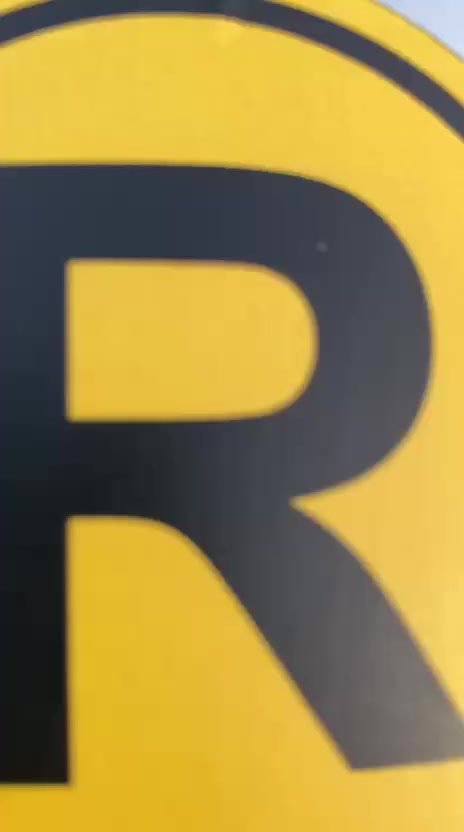 السلام عليكم ماطور البيع مديل 81سايس 3رقم وسنوية بدون سعر خاص والشراي بي خير ويدلل مكان مشخاب ***********
