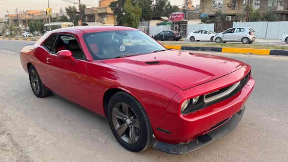 السلام عليكم 
***********
*********** 
دوج جالنجر 2013 مكينة 3600 كير اوتو (مكفولات) 
رقم بغداد بأسمي والسنوية تخلص ب٢٠٢٧
بصمة 
تحكم ستيرن 
شفتات 
تدفئة كشنات 
حساسات بلادية 
شاشة اندرويد وابل كار بلي وكامرة 
تدفئة كشنات 
درايف مود (سبورت ، ايكو ، نورمل) 
ماشية ١١٠ 
لايتات زنون 
السيارة حادثها ويل امامي ايمن 
صبغ السيارة قطع اني ابيع حزام (بنيد وقمارة وصندوك مابيهن صبغ )
السيارة بدون اي دواخل ( شواصي لغود مكفولات)
السعر ١٠٨ 
مكاني بغداد الحرية بغداد
