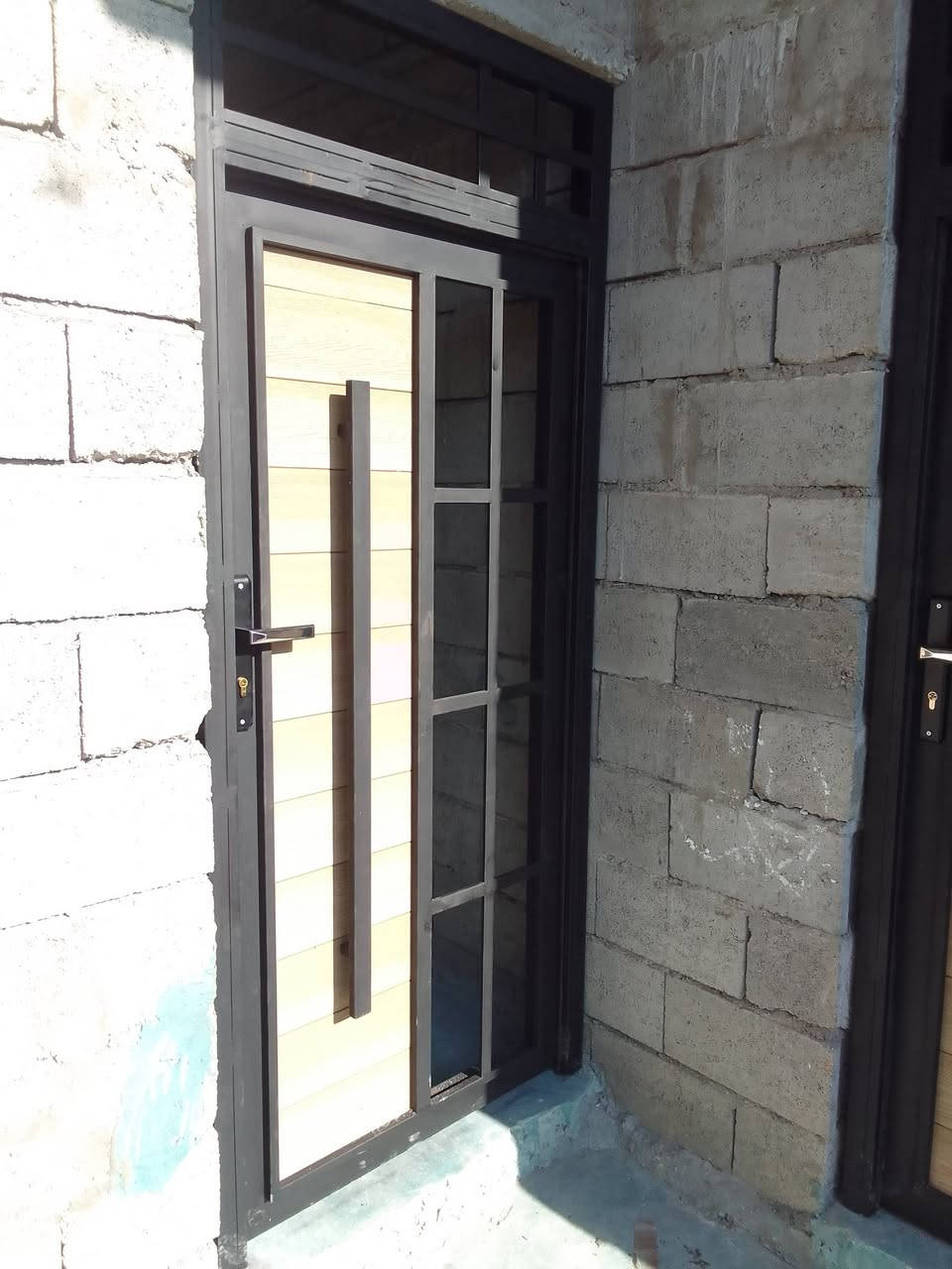 سلام عليكم ابواب ربل شغلي تفصال مليم واربعين  سعر الباب ٢٥٠ وبي مجال اذا اكثر من باب ***********
