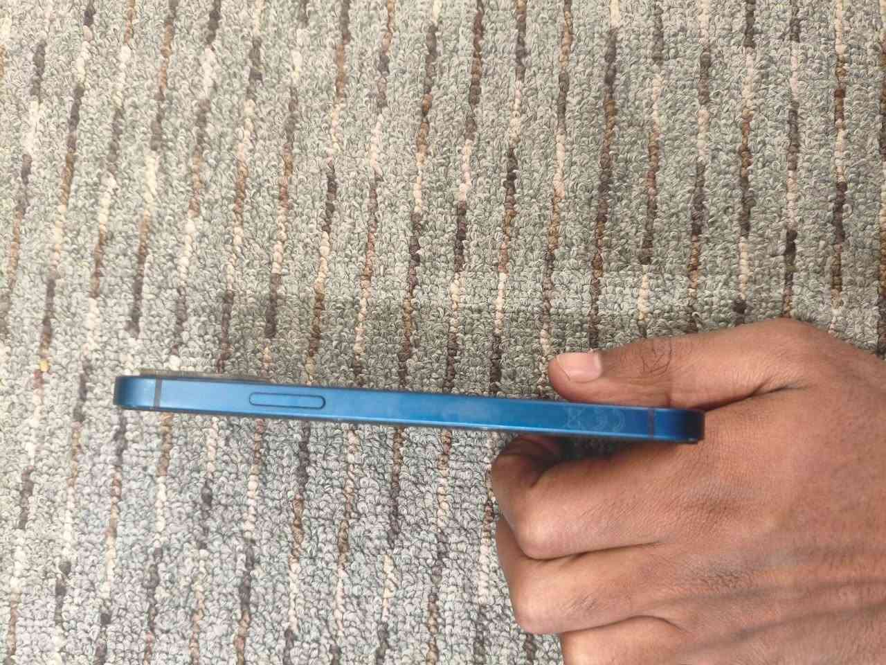 ايفون 12 عادي بطاريه 76 بلاديه بسعر350  الف الجهاز بلادي على حالة الوكاله ممفتوح ولا مبدل بي شي شرط تفحصه بيدك وتشوفه 
للأستفسار :
***********
العنوان: بغداد الزعفرانيه
