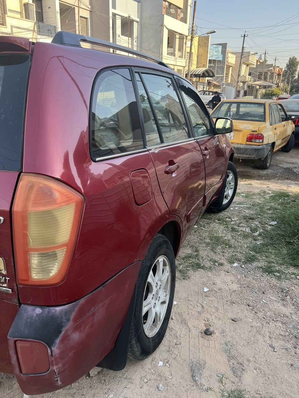 السلام عليكم اخوان تيكو موديل ١٣ سياره حلوه صدر تايرات أمامي جديد كير كهرباءي كير جديد محرك خير من الله  جاي تحمه بل الازدحام تبريد شغال السعر ٤٢ وبيه مجال بغداد السيديه شارع اعداديه الصناعه ***********
