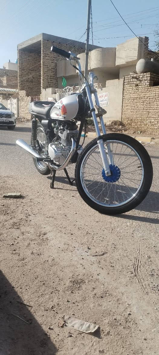 للبيع سعر 650 وبيها مجال
***********
