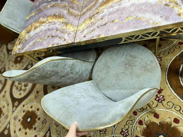 ميز طعام 6 كراسي اخو جديد سعرة 200 قفل مكان بغداد المحمودية
***********
