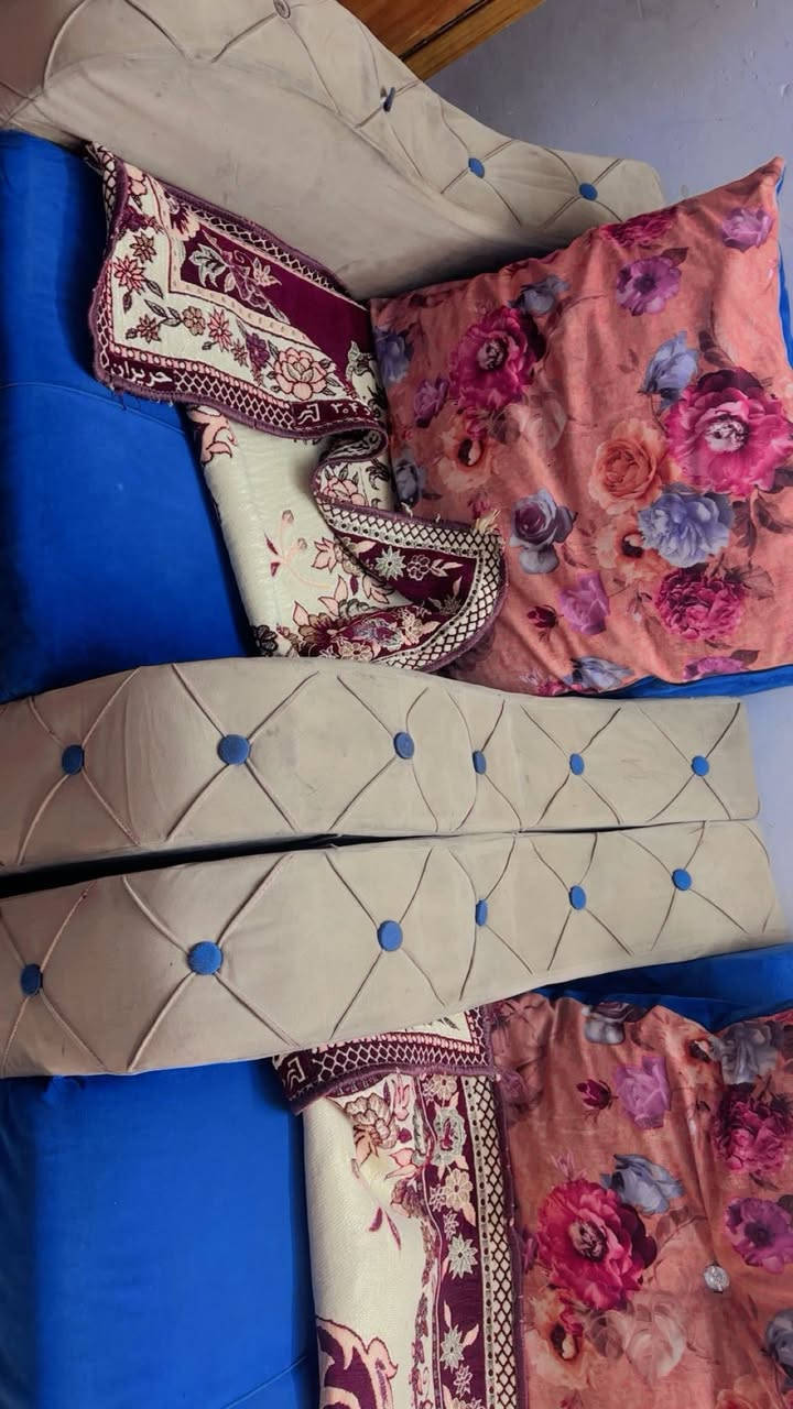 تخم عشر مقاعد نضافه 90 ب100
سعر 150 بي مجال بسيط


**إذا كنت صاحب هذا الإعلان وتريد حذفه لأي سبب، رجاءا أرسل رسالة إلى الدعم الفني**