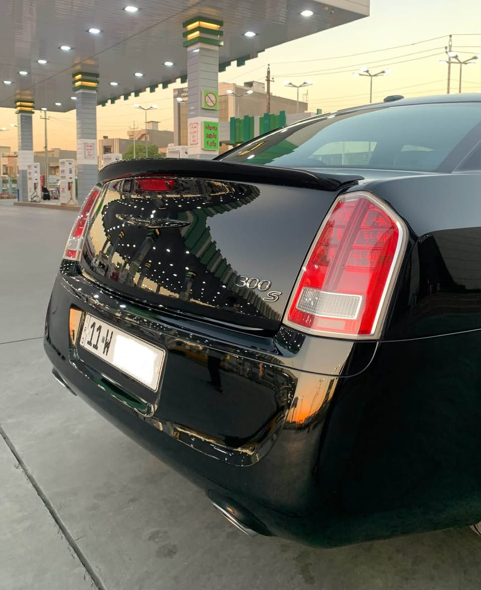 سلام عليكم للبيع كرايسلر اوباما s300
موديل2014 حادثها فقط حافة البنيد وشادلها بنيد اصلي نفس الون بدون صبغ بدون لا شواصي ولا لغد وبيها بلعراق بارد كلش بسيط بخشم الجاملغ الامامي موضحه ب صوره رقم بغداد بسمي موصفات ال s المعروفه سياره عليها ادامه كامله اي نقص مبيها وكله ع البلاد  امانة الله بلحقيقه احله من صور لا مشتغله خط ولا شي تجي تشوف بعينك وتحكم مكاني بغداد البلديات وصور الحادث بلمنشور ***********
