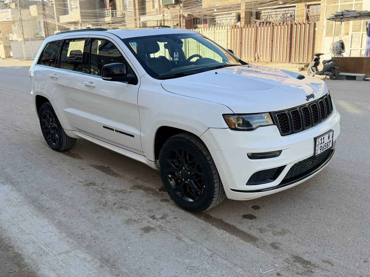 السلام عليكم جيب وارد امريكي موديل 2021 فئه اكس مفوله للاخير مكينه 6 سلندر ماشيه 92 الف كيلو متر صور الحادث وسونار ورقم الشاصي بلمنشور مكان السياره كفاات السيديه تقاطع درويش 
السعر 260 وبيها مجال 
***********
