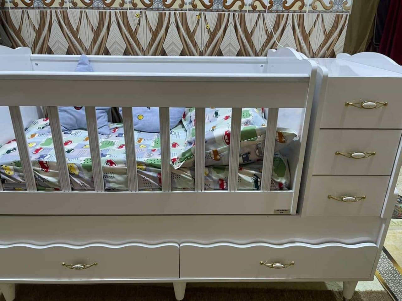 كاروك كبير مع دوشك والمخدات والله صار عليه ب300 نضيف كلش اخو الجديد رايده ب180


**إذا كنت صاحب هذا الإعلان وتريد حذفه لأي سبب، رجاءا أرسل رسالة إلى الدعم الفني**