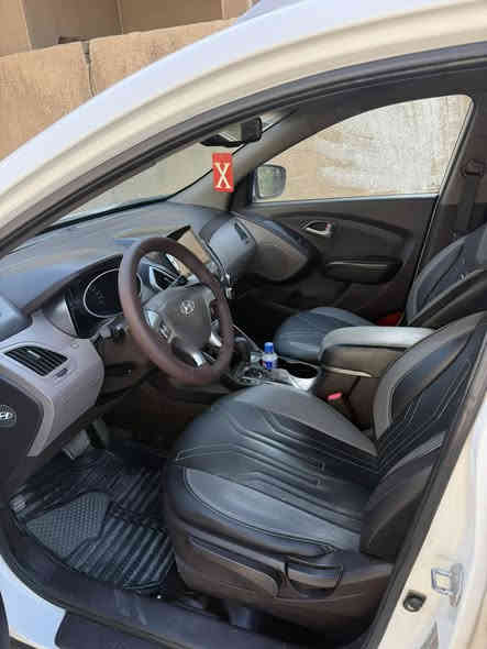 السلام عليكم 
توسان 2012 
السعر 140 
محرك 2.400
العنوان الغزاليه 
***********
