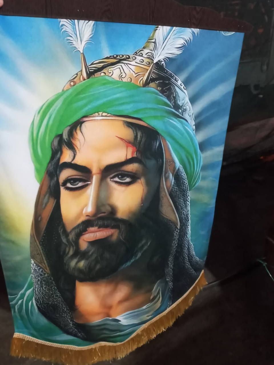 السلام عليكم.  متوفر رايات وصور للبيع .كميه وفيره. قضاء المدينة.  *********** واتساب.
