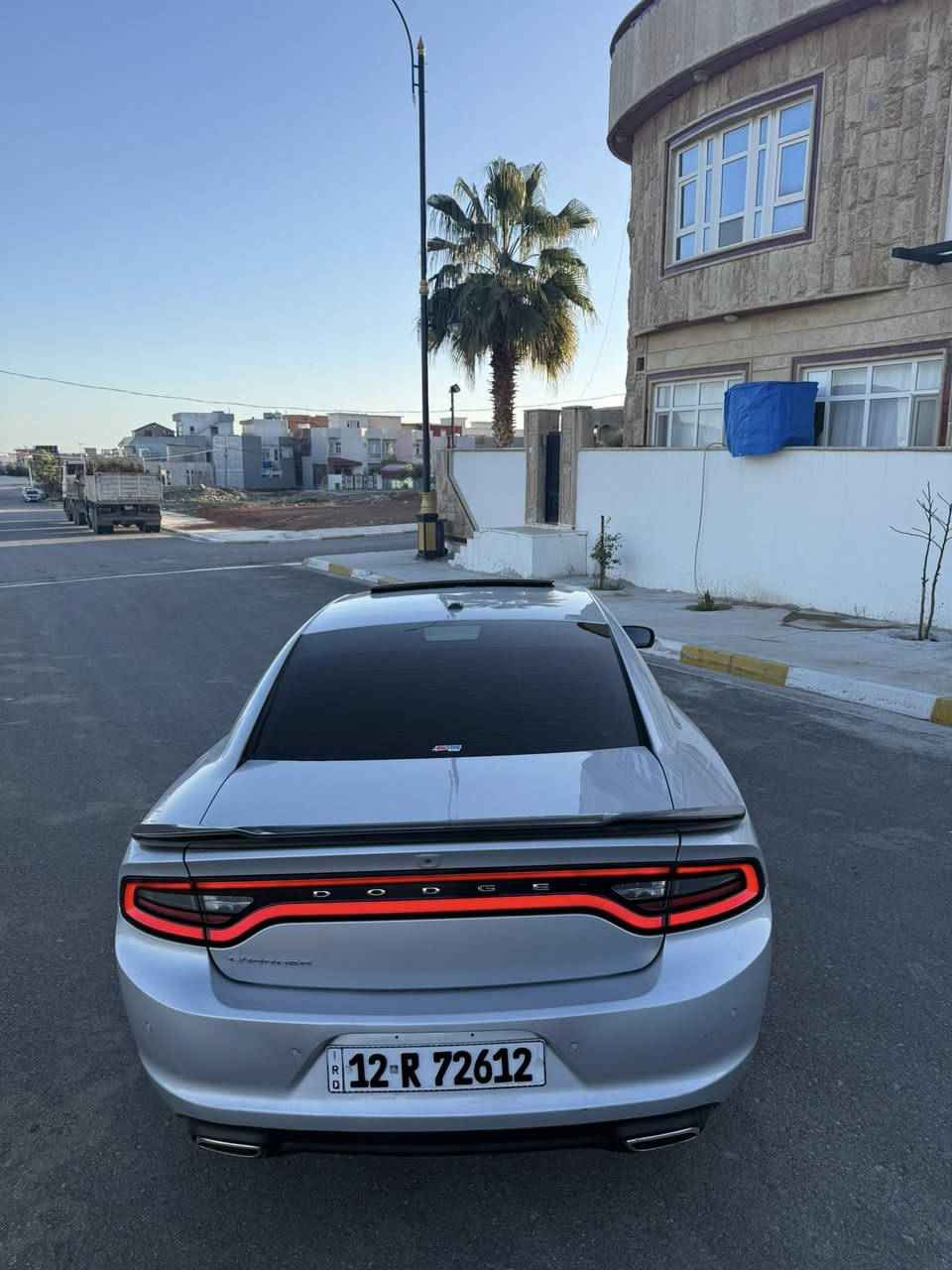 السلام عليكم
دوج جارجر للبيع
مديل2020 
ماشية95mi
SXT Plus
المواصفات:
فتحة(سلايد روف)
كشنات جلد وخزن وفول كهربائي 
كشن امامي تدفئة تبريد
كشن خلفي تدفئة 
تشغيل عن بعد
حساسات خلفية
كامرة
شفتات بالدركة
دركة تدفئة وباقي المواصفات معروفة. 
ضرر السيارة بوند وجاملغ وربع الباب 
سيارة جاهزة مناقصها برغي كير محرك بشرط رقم نينوى بأسمي تحويل ثاني يوم مكان السيارة دهوك 
(السعر 219)وبيها مجال قليل. 

***********
