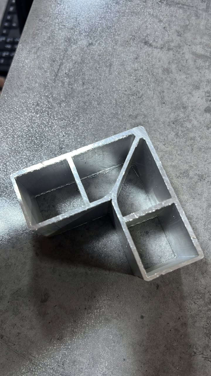 زاوية المنيوم
اربيل
***********
