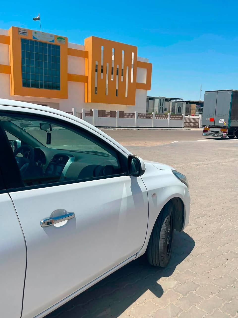 نيسان صني 2024 هندي بليته زركه 
رقم أربيل باسم شركة 
كفاله صبغ تبديل ضربه بارد السياره جديده مامتعوبه ماشية 27الف كير مكينه تبريد حداده كفاله دهن جديد مكاني بصره 
السعر 122 
المو شراي لا يتصل ***********
