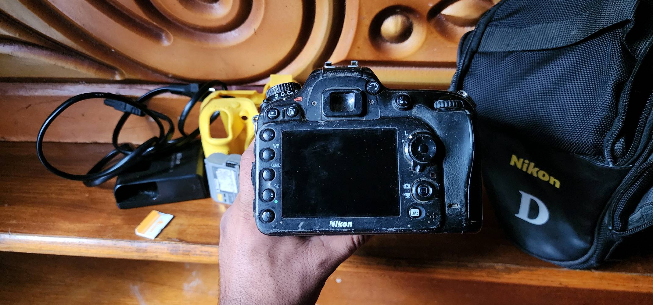 ميسان يوجد توصيل
كامرة نيكون 7200 مستعملة مستعجل ع بيع 