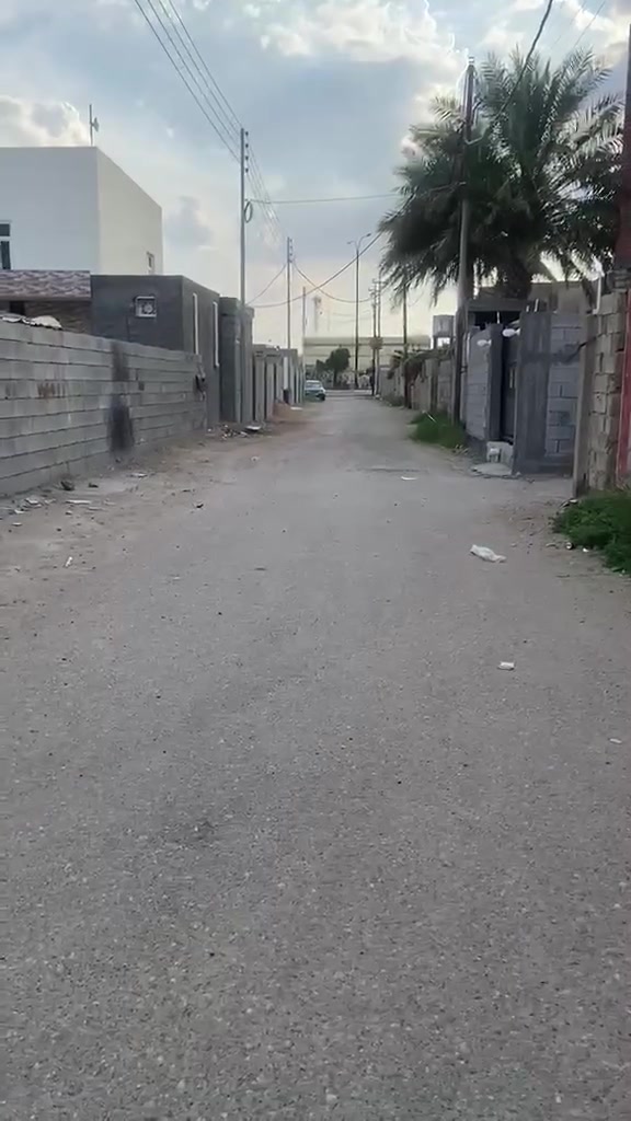 بسم الله الرحمن الرحيم ⚜️⚜️ 

دار طابق واحد للبيع او مراوس حسب القناعه 

المكان شارع 40 

جنس العقار طابو زراعي سند 25 تحويل مباشر 

المساحه 335 متر 

يبعد عن الشارع 50 متر 

للاستفسار اكثر مراجعة عقارات الخيّام عنون المكتب شارع 40 قرب باب الخشب 

او الاتصال على الارقام الظاهرة 

***********
***********
