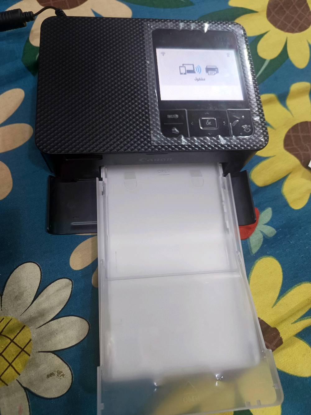 سلام عليكم طابعه صور اصليه جديده 
وكامره سوني اصليه مع رام كامل ملحقاتها سعر اثنينهن 100 وبيهن مجال بسيط مكاني ديوانيه