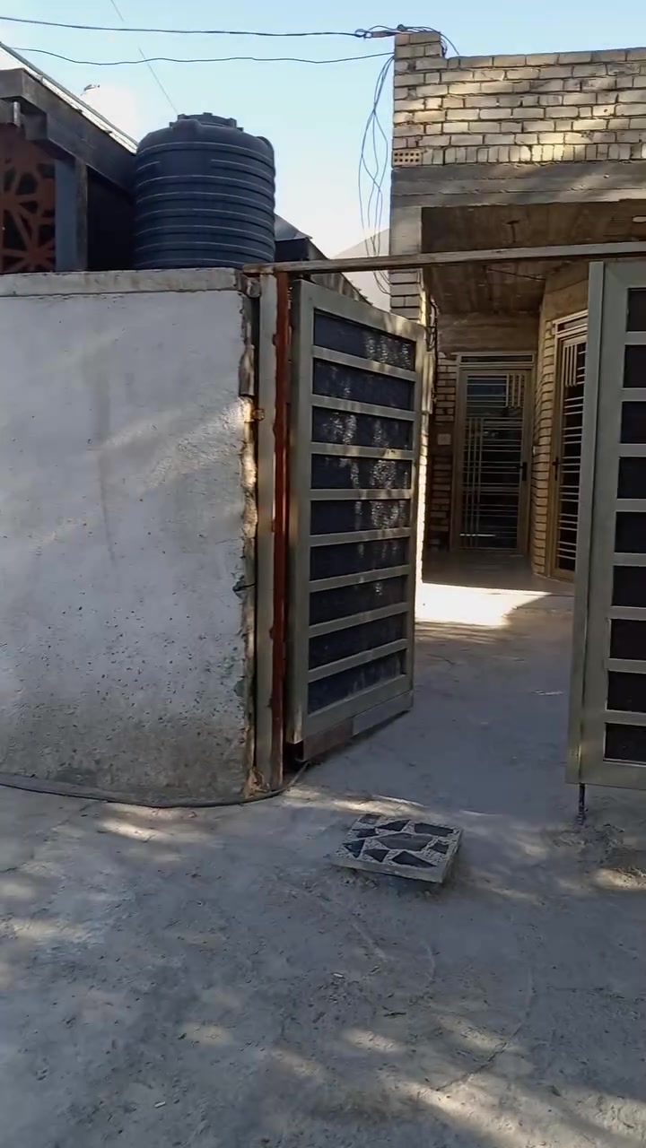 سلام عليكم دار للبيع عنوان الزعفرانية  نهايت شارع المعهد في منطقت بستان علاي مساحه الدار 150متر لاستفسار ولسعر *********** \\***********
